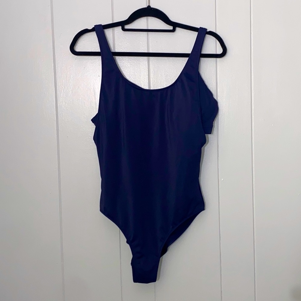 Athleta Women’s Navy One Piece Bathing Suit With 2 Pieces Size Large / 38 B/C